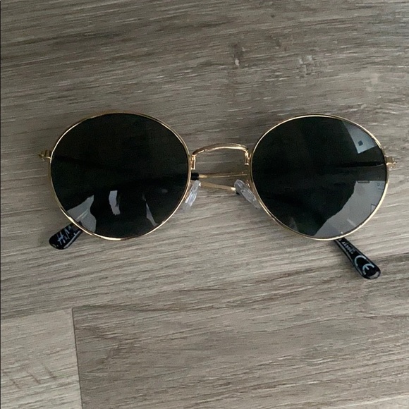 Sunglasses - Picture 2 of 3